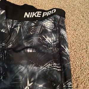 Youth large nike leggings.